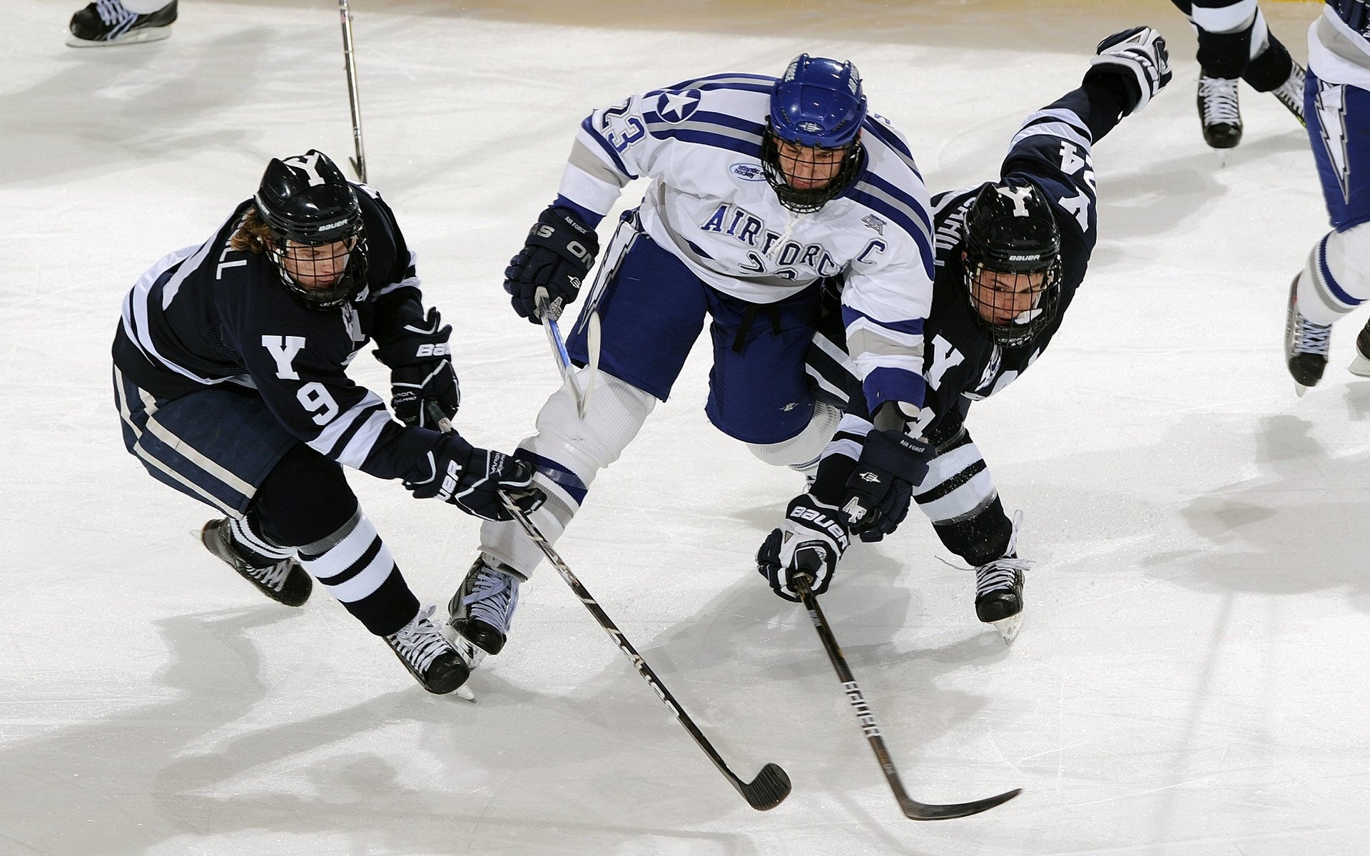 中学篮球注重团队合作精神塑造运动品格,篮球的合作精神