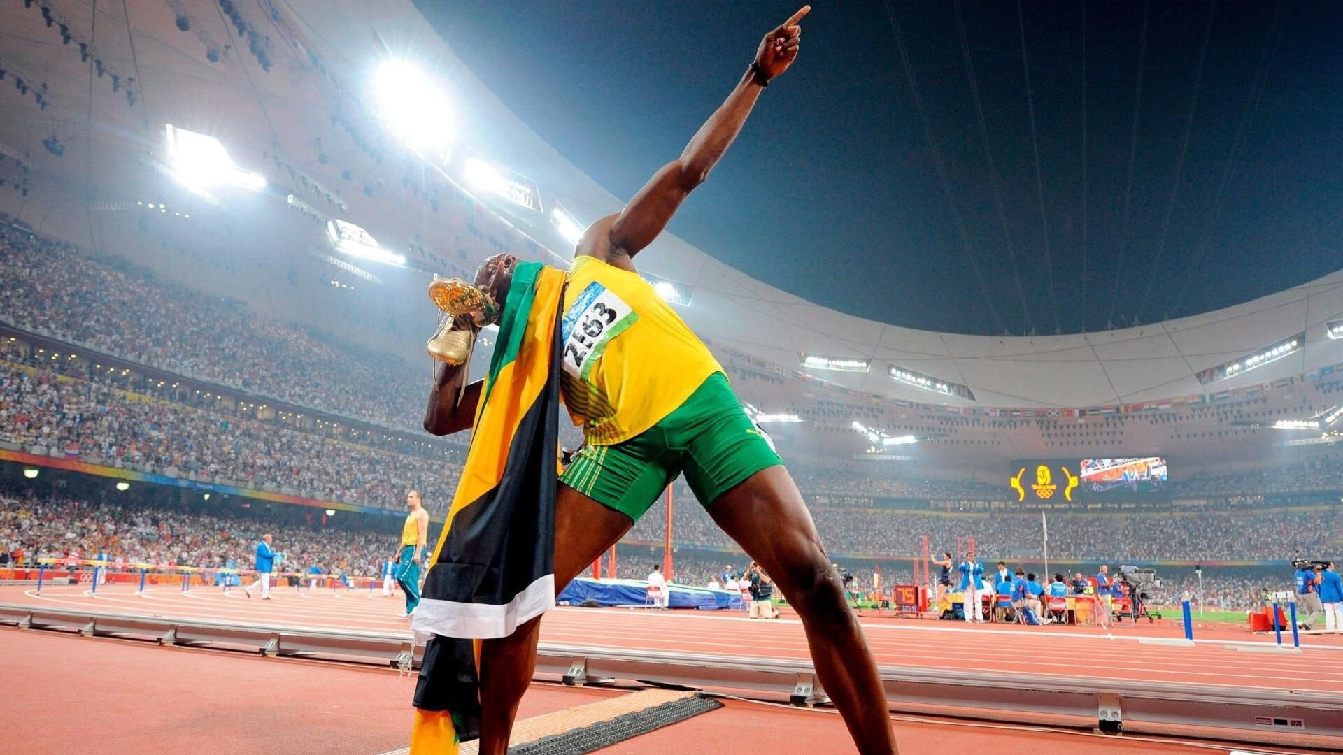 拜仁慕尼黑持续领跑德甲，追求三冠王